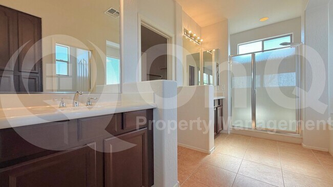 Building Photo - 3316 E Kingbird Pl