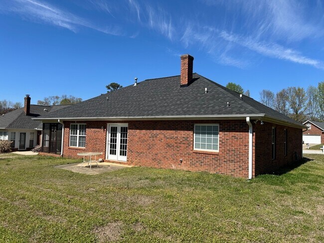 Building Photo - 10 Pasture View Ct