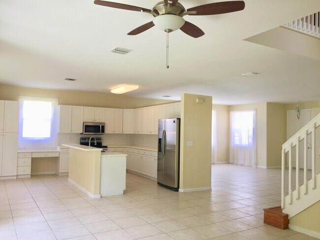 Building Photo - 255 Saratoga Blvd E