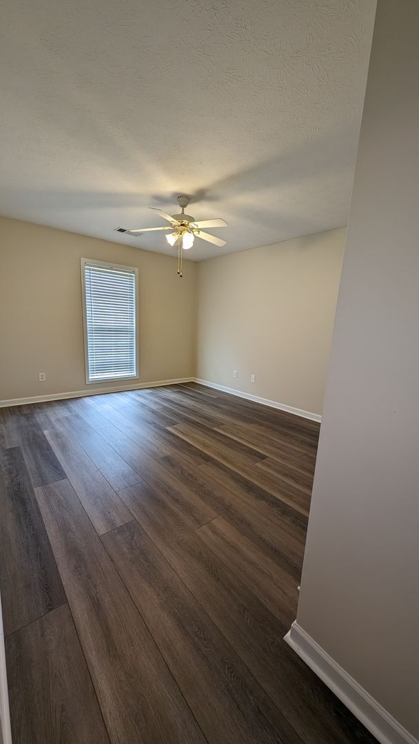Building Photo - 105 Foxdale Dr