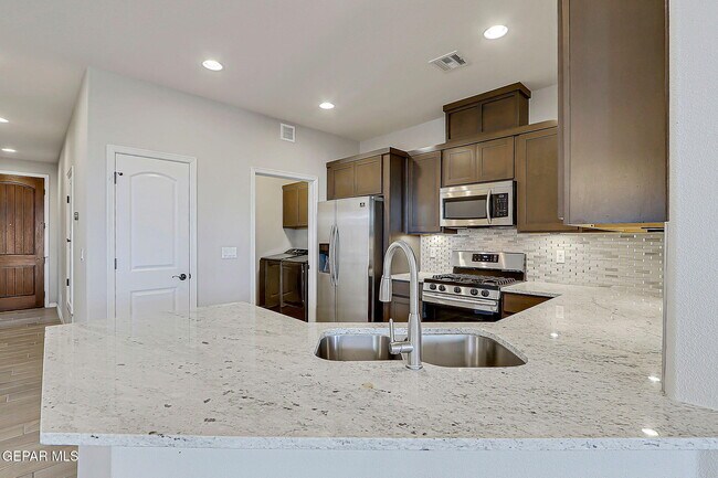 Building Photo - 13752 Newton Ct