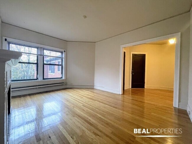Building Photo - 1 bedroom in EVANSTON IL 60202