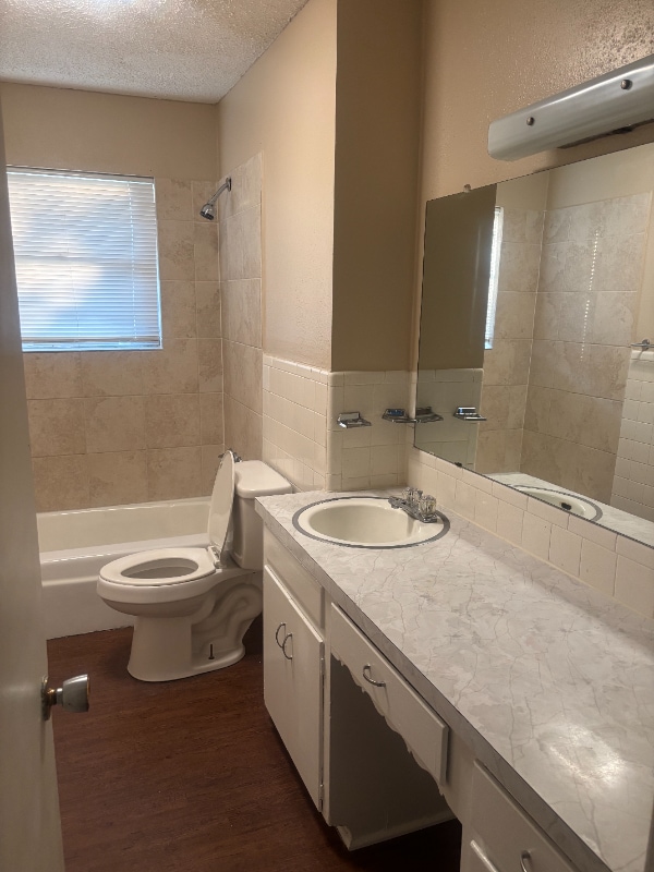 Building Photo - 513 Carlyle Dr