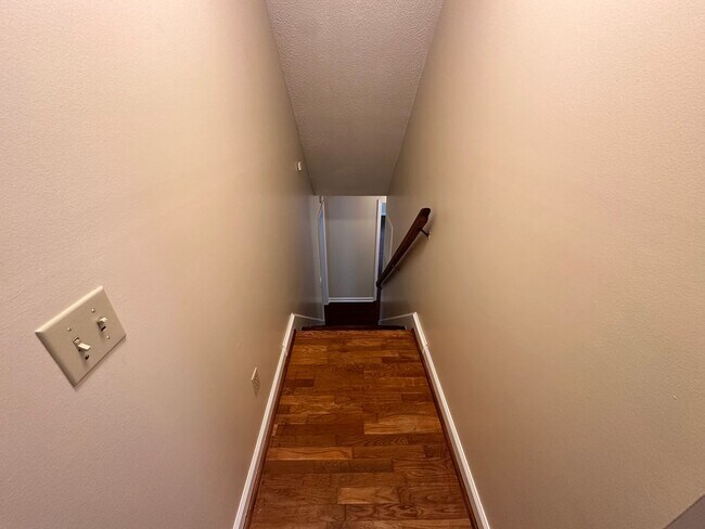 Building Photo - Beautiful Waterfront 4-Bedroom Home in Pir...