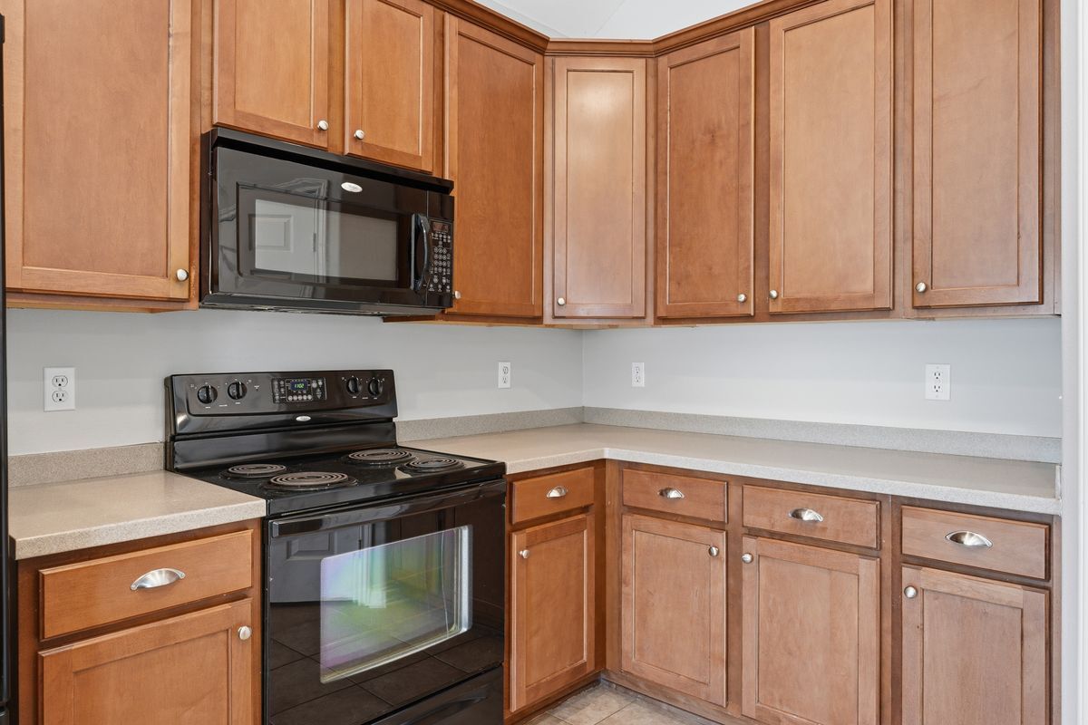 Building Photo - 313 San Rafael Dr