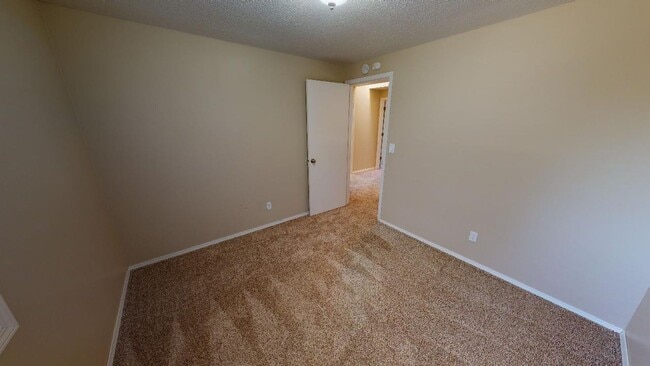 Building Photo - Tigard, Morning Hill - Summer Lake Neighborhood, Pet Friendly
