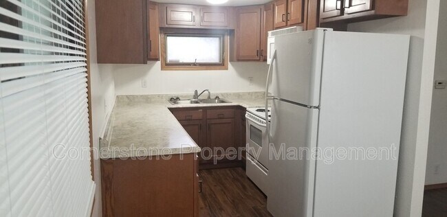 Building Photo - 121 N 3rd St