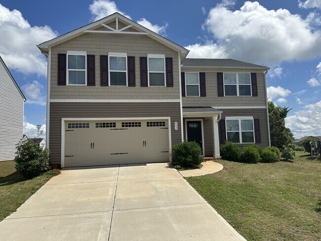 Building Photo - 802 Effie Dr