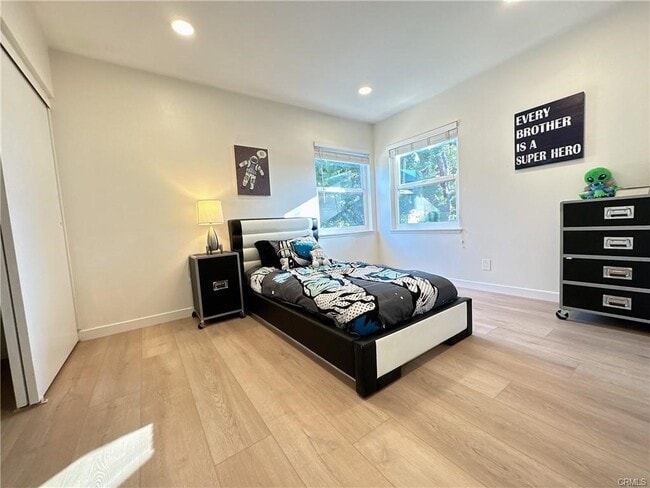 Building Photo - 27 Bluecoat