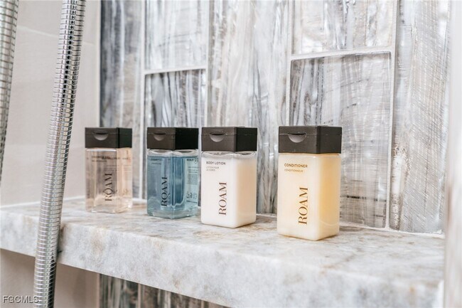 Building Photo - 17 Bluebill Ave