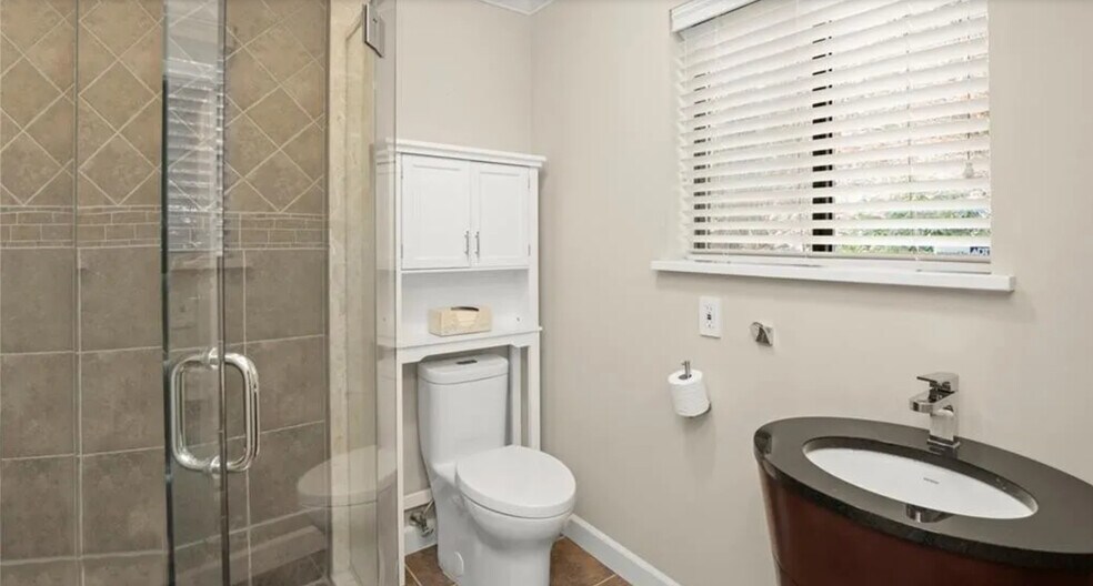 Building Photo - 141 Spring Gln