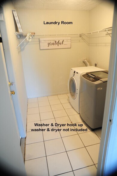 Building Photo - 303 SW 77th Ter