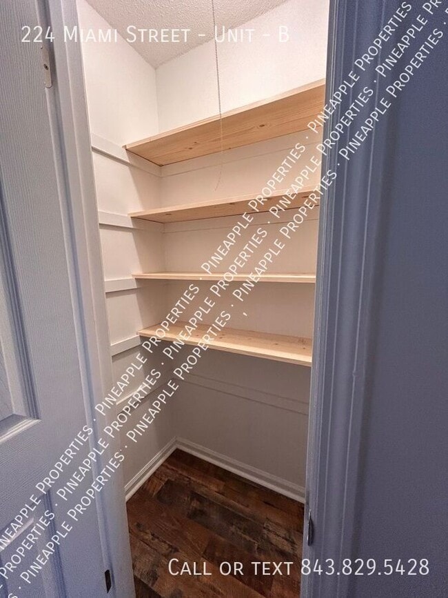 Building Photo - 224 Miami St