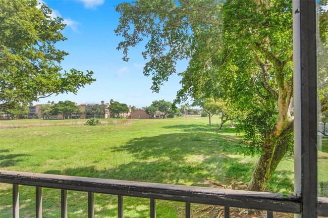 Building Photo - 260 NW 76th Ave