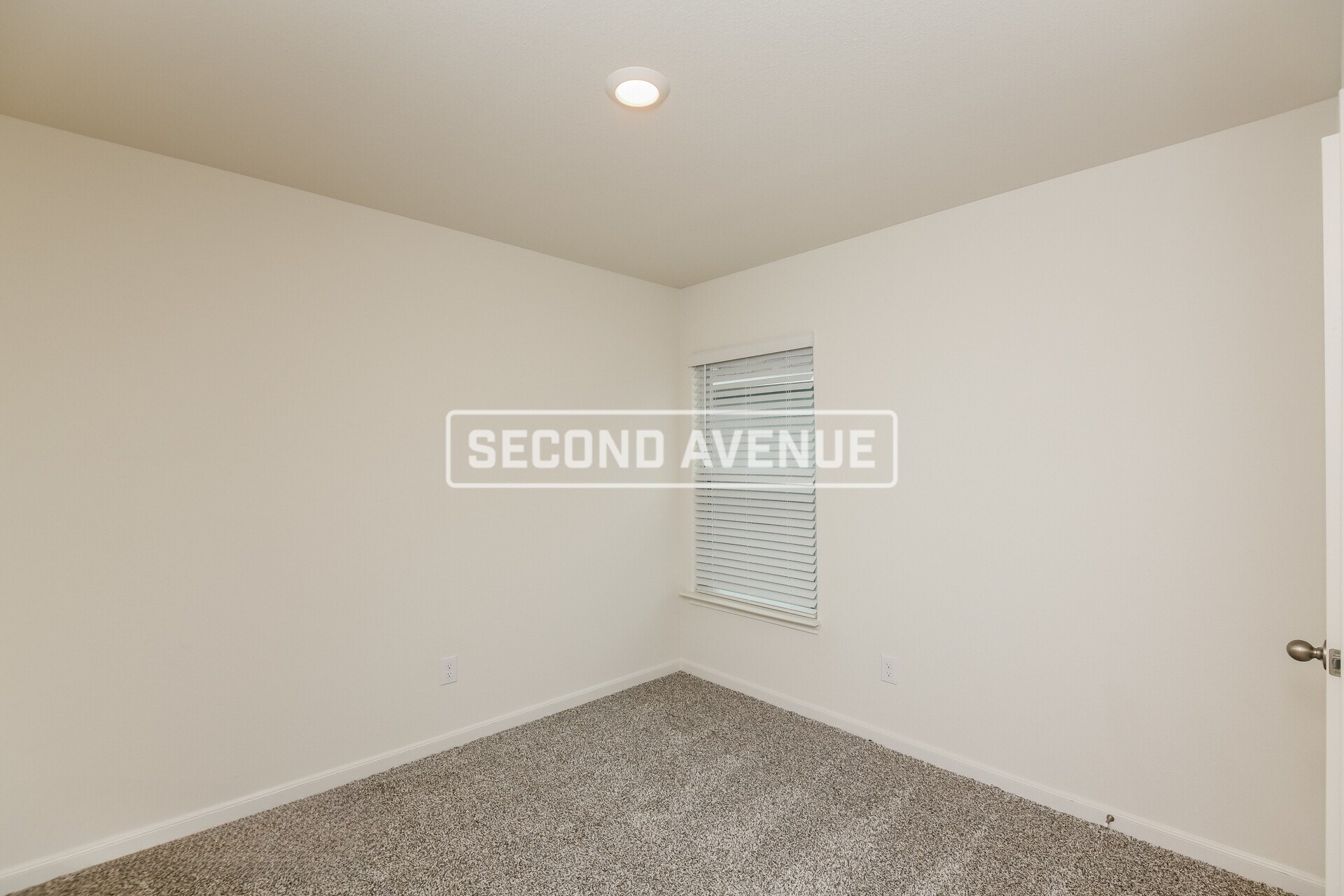 Building Photo - 1325 Woodwinds Dr