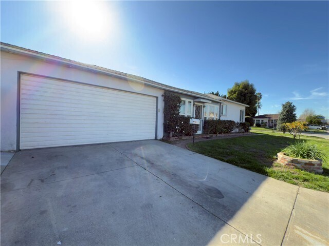 Building Photo - 3204 Hempstead Ave