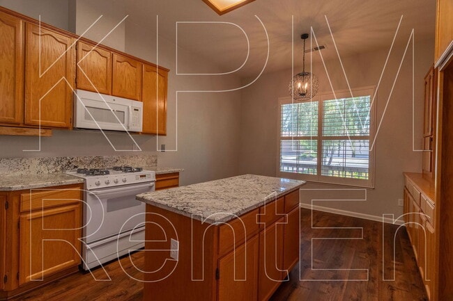Building Photo - 10314 Creek Trail Cir