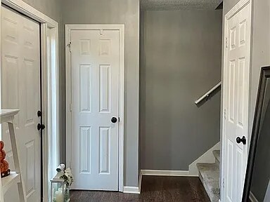 Building Photo - 51 Valley View Dr