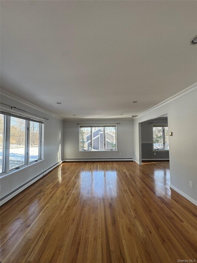 Building Photo - 28 Lakeview Dr