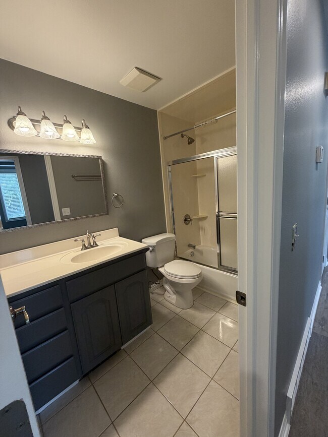 Building Photo - 3212 Hollyhock Hill