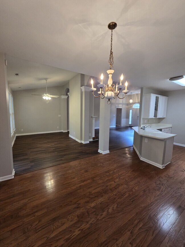 Building Photo - 7803 Harrington Woods Rd