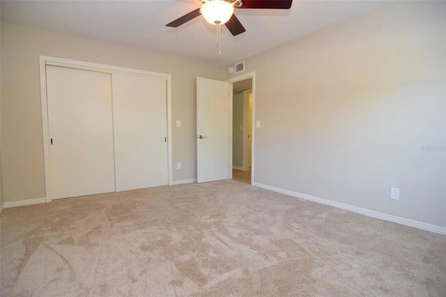 Building Photo - 606 12th Ave NE