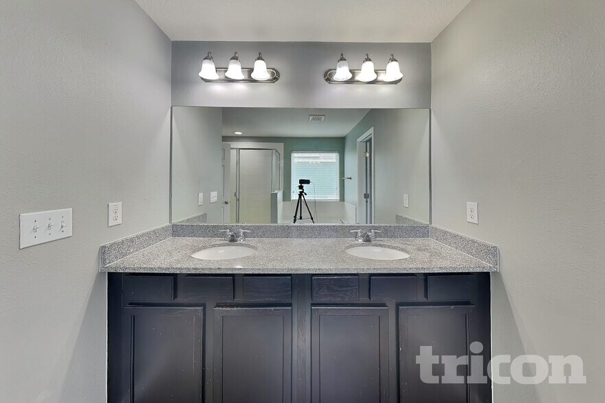 Building Photo - 5414 Angelonia Terrace