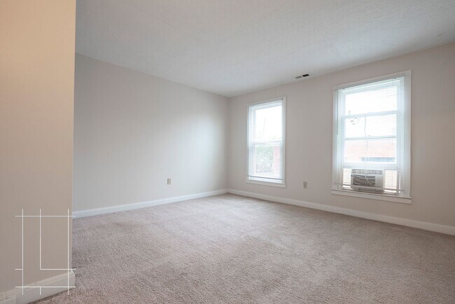 Building Photo - Single Family Home Available Now!