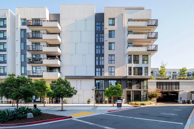 Building Photo - 3560 Rambla Pl