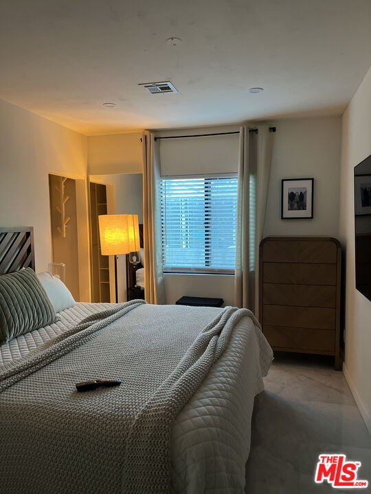 Primary Photo - 643 N Vista St