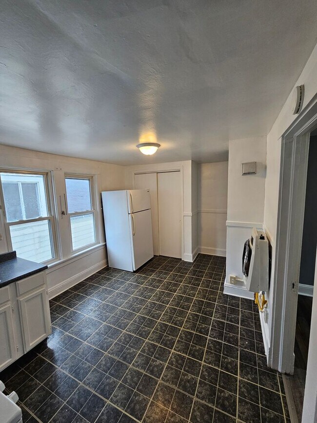 Building Photo - 48th,W.3664