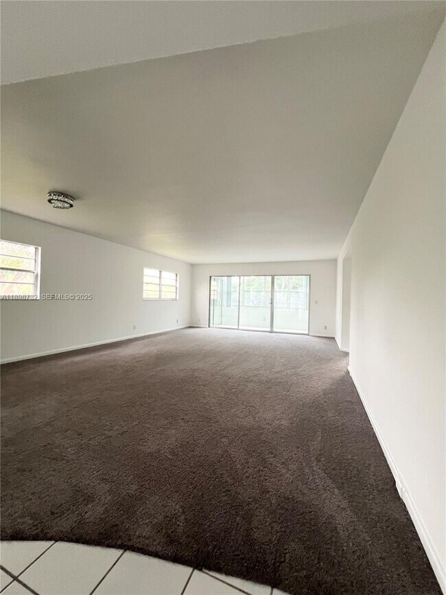 Building Photo - 12750 SW 4th Ct