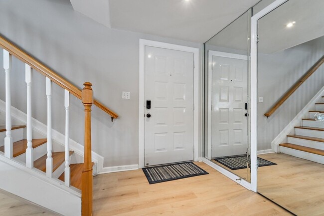 Building Photo - 353 S US Hwy 1