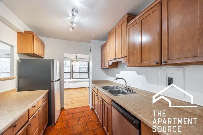 Building Photo - 4180 N Marine Dr