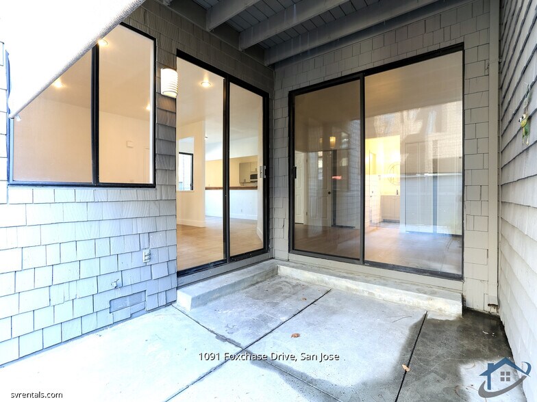 Building Photo - 1091 Foxchase Dr