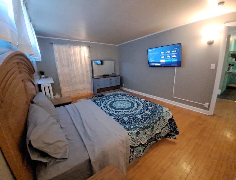 Building Photo - 1721 E 1st St