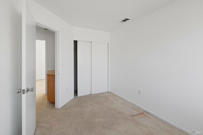 Building Photo - 712 Daniels Ave