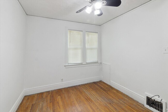 Building Photo - 14027 Montrose St