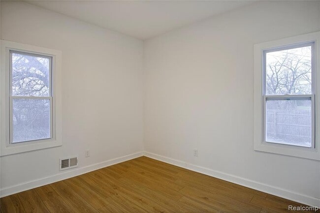 Building Photo - 6123 Commonwealth St