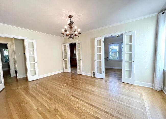 Building Photo - 1127 Clark Way