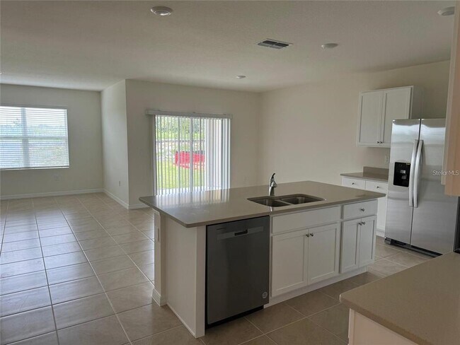 Building Photo - 240 Taylor Grvs St