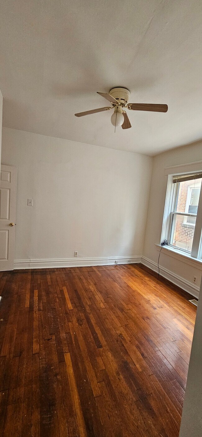 Building Photo - 6312 Cates Ave