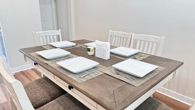 Building Photo - 1307 W Cara Dr