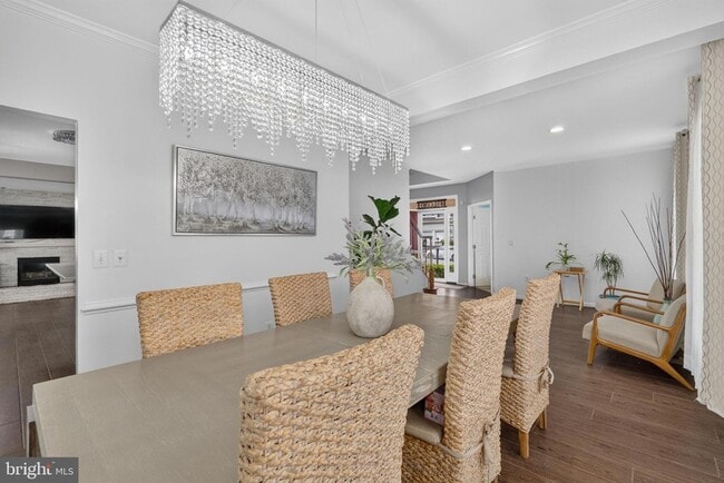 Building Photo - 13016 Pilgrims Inn Dr