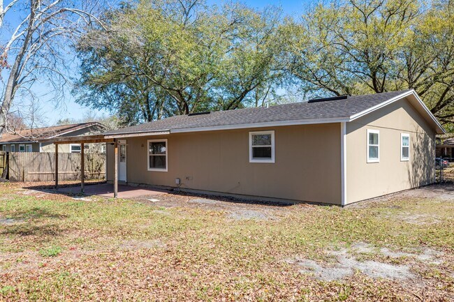 Building Photo - Great Rental in Heritage South!