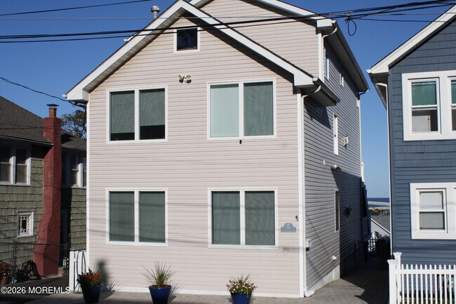 Building Photo - 42 Oceanview Ave