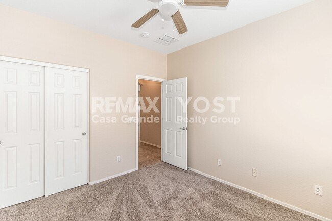 Building Photo - 254 W Seven Seas Dr