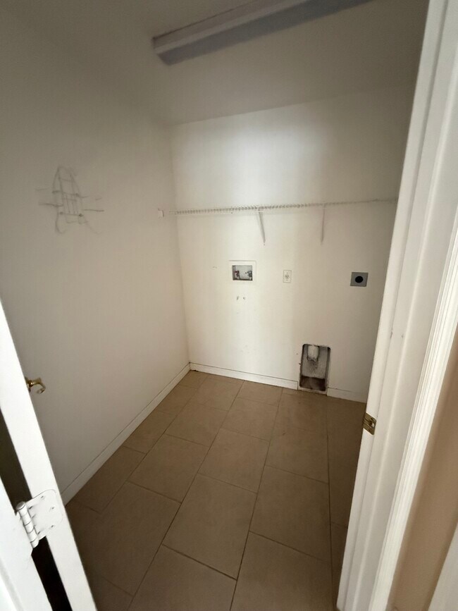 Building Photo - 3052 Wild Pepper Ave