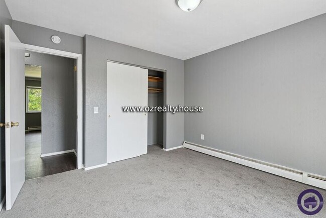 Building Photo - 1733 Christian Ave