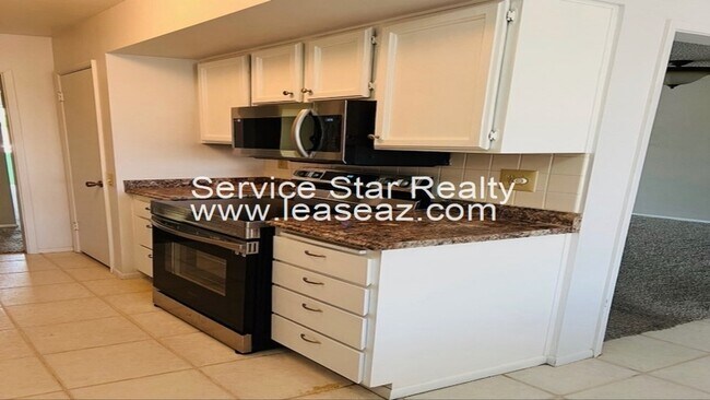 Building Photo - 17230 N Palo Verde Dr